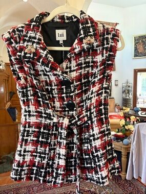Luii Black White Red Tweed Vest With Belt And B Earrings